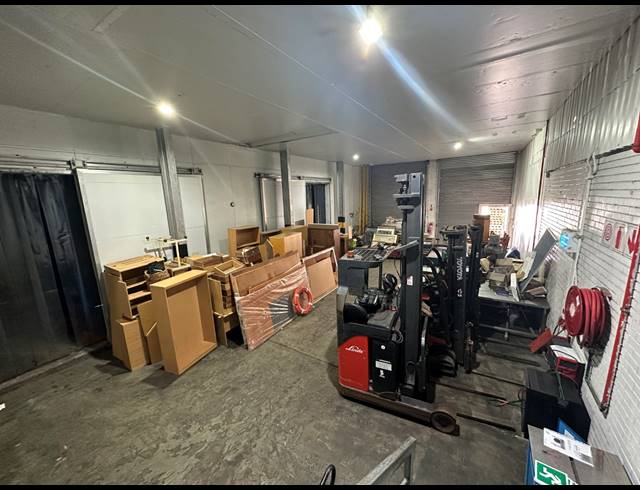 747M² WAREHOUSE TO LET IN PAARDEN EILAND